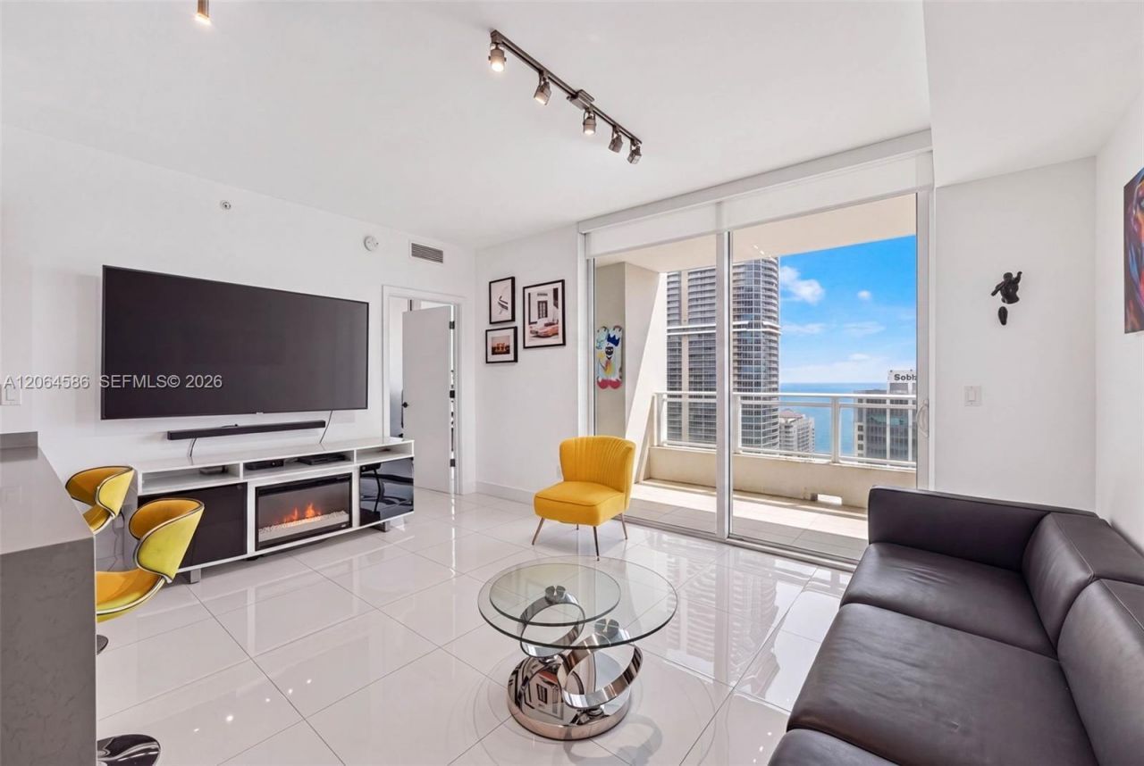 1080 Brickell Ave, Unit 3902, Miami, FL 33131 Photo