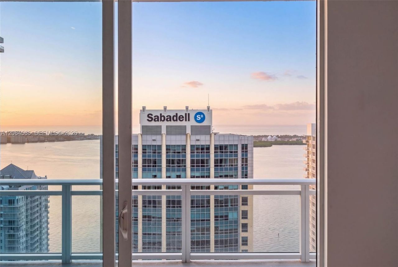1080 Brickell Ave, Unit 3902, Miami, FL 33131 Photo