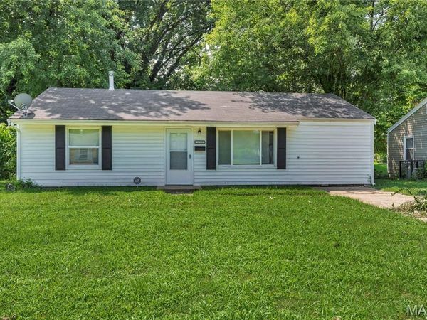 9713 Dennis Drive , St Louis, MO 63136