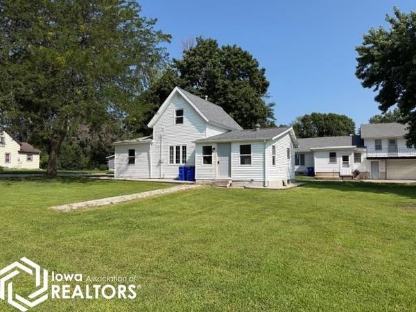585 6Th Avenue SE, Britt, IA 50423