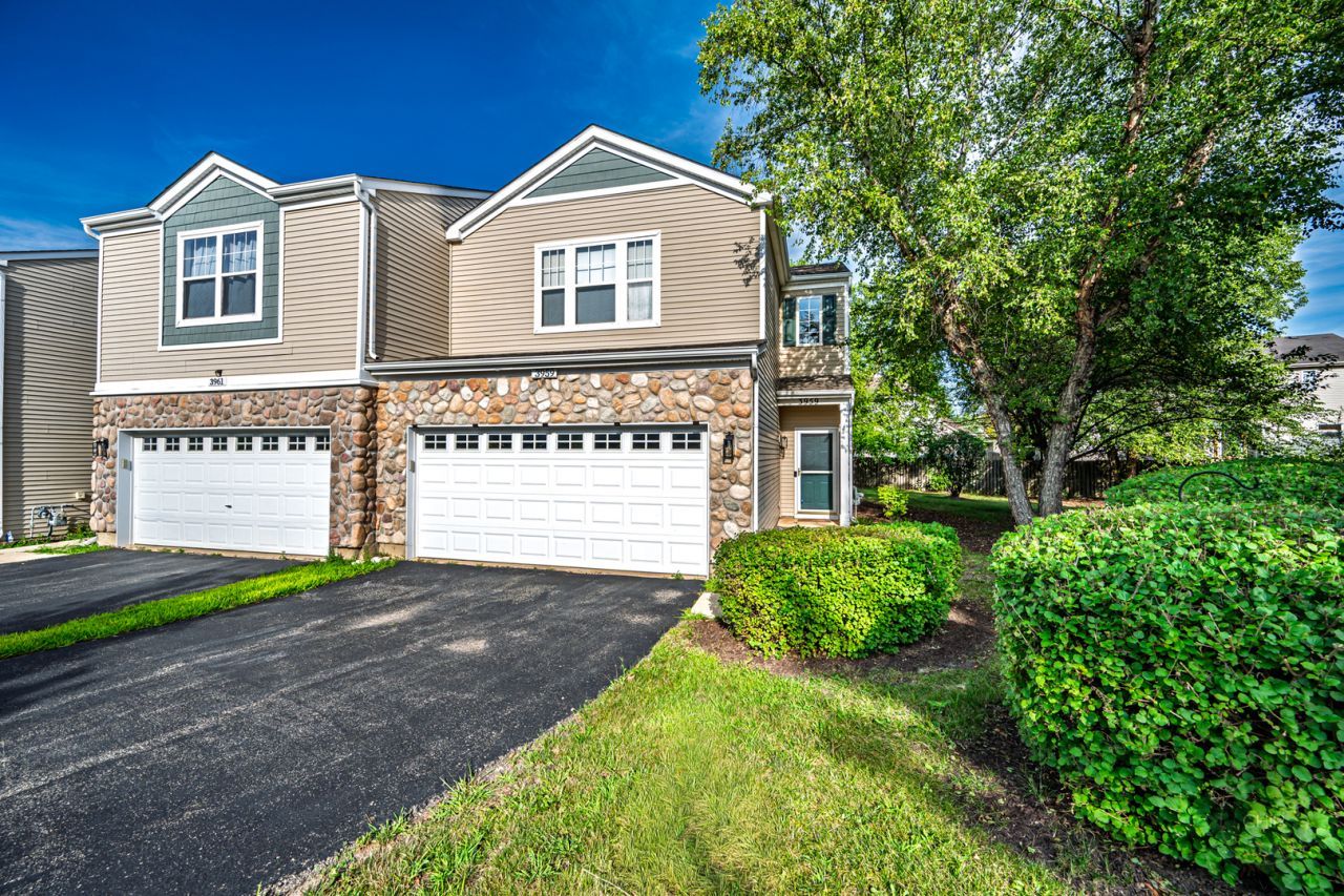 3959 Blackstone Drive, Aurora, IL 60504 Main Photo