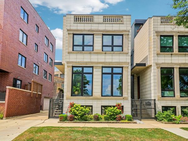 628 N Rockwell Street , Chicago, IL 60612