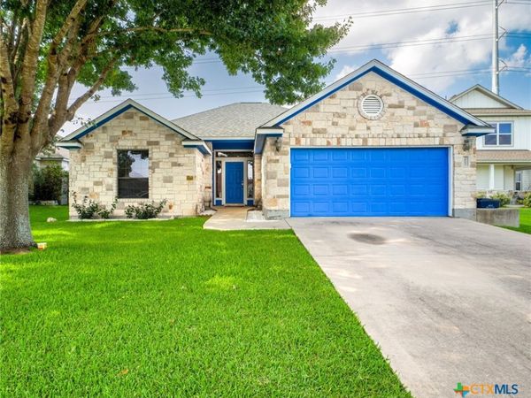 212 Cailin Court , Burnet, TX 78611