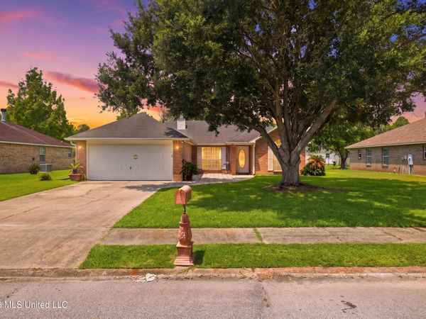 3217 Stonegate Circle, Gautier, MS 39553