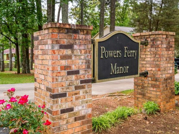 61 Powers Ferry Manor SE, Marietta, GA 30067