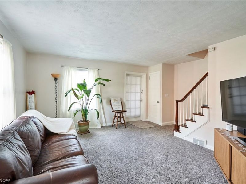 2007 31st Street NW, Canton, OH 44709 Photo 3