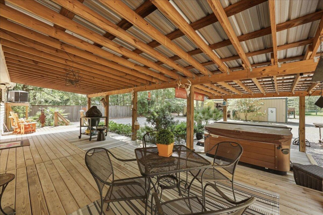 8995 Greenwood Road Photo 18