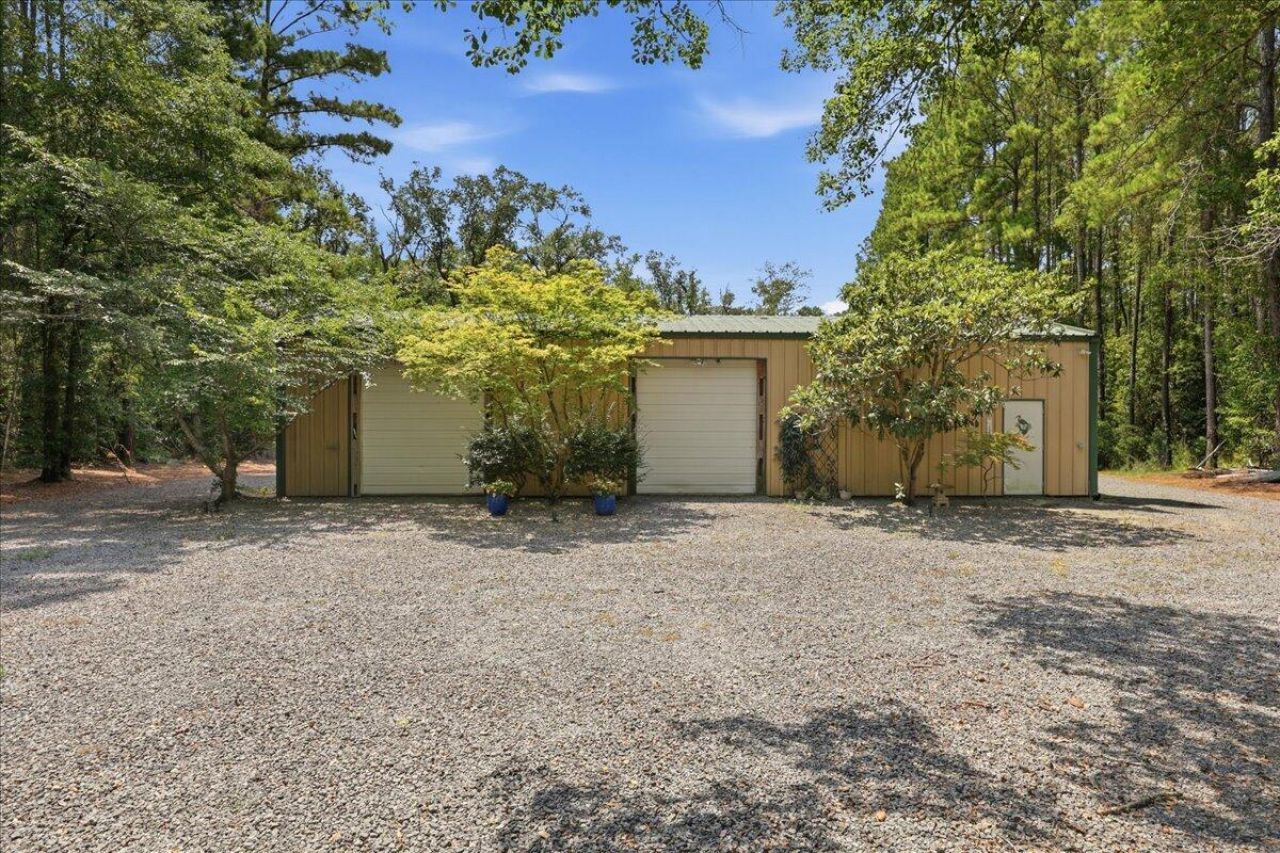 8995 Greenwood Road Photo 22
