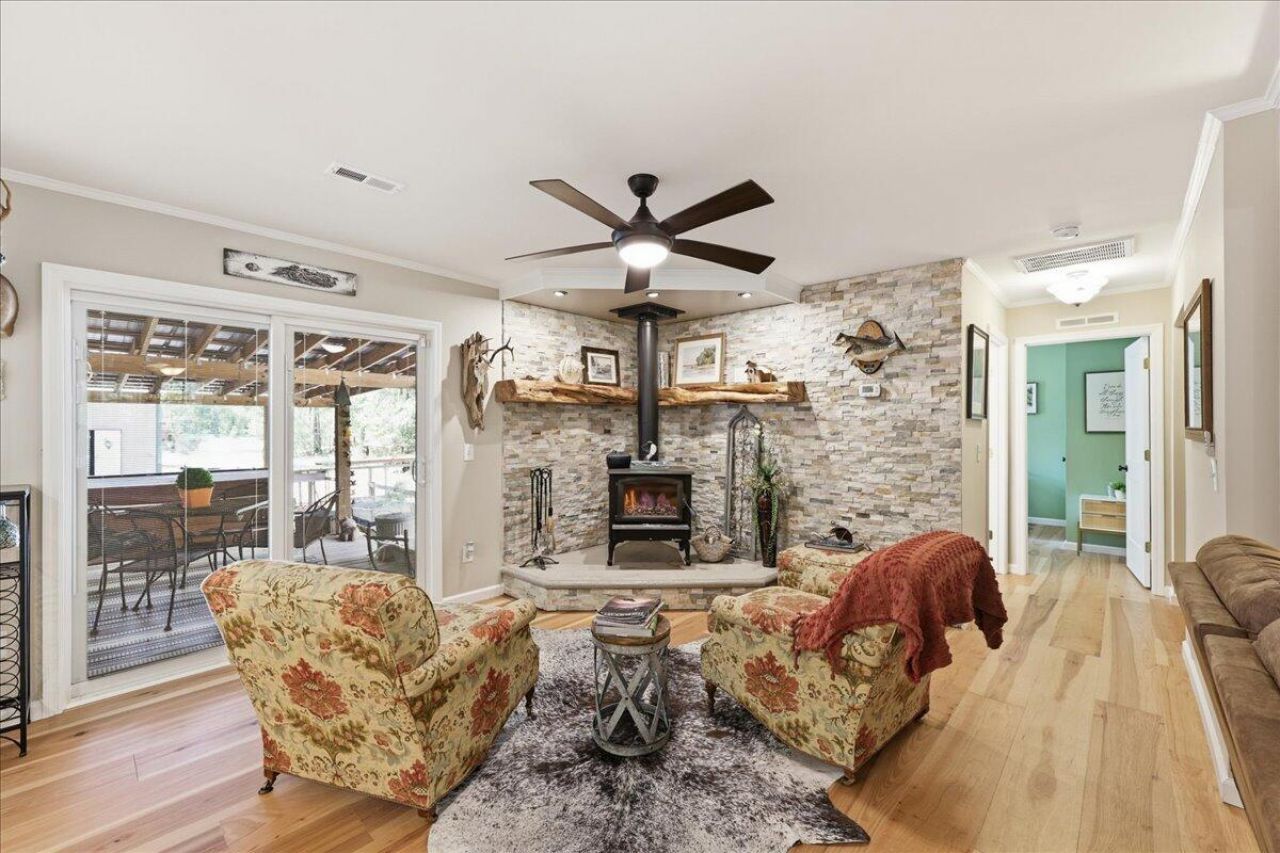 8995 Greenwood Road Photo 9