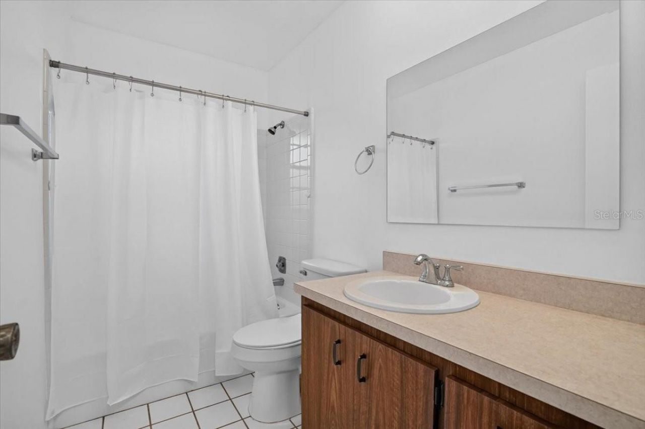 6814 16th Avenue Drive W, Bradenton, FL 34209 Photo