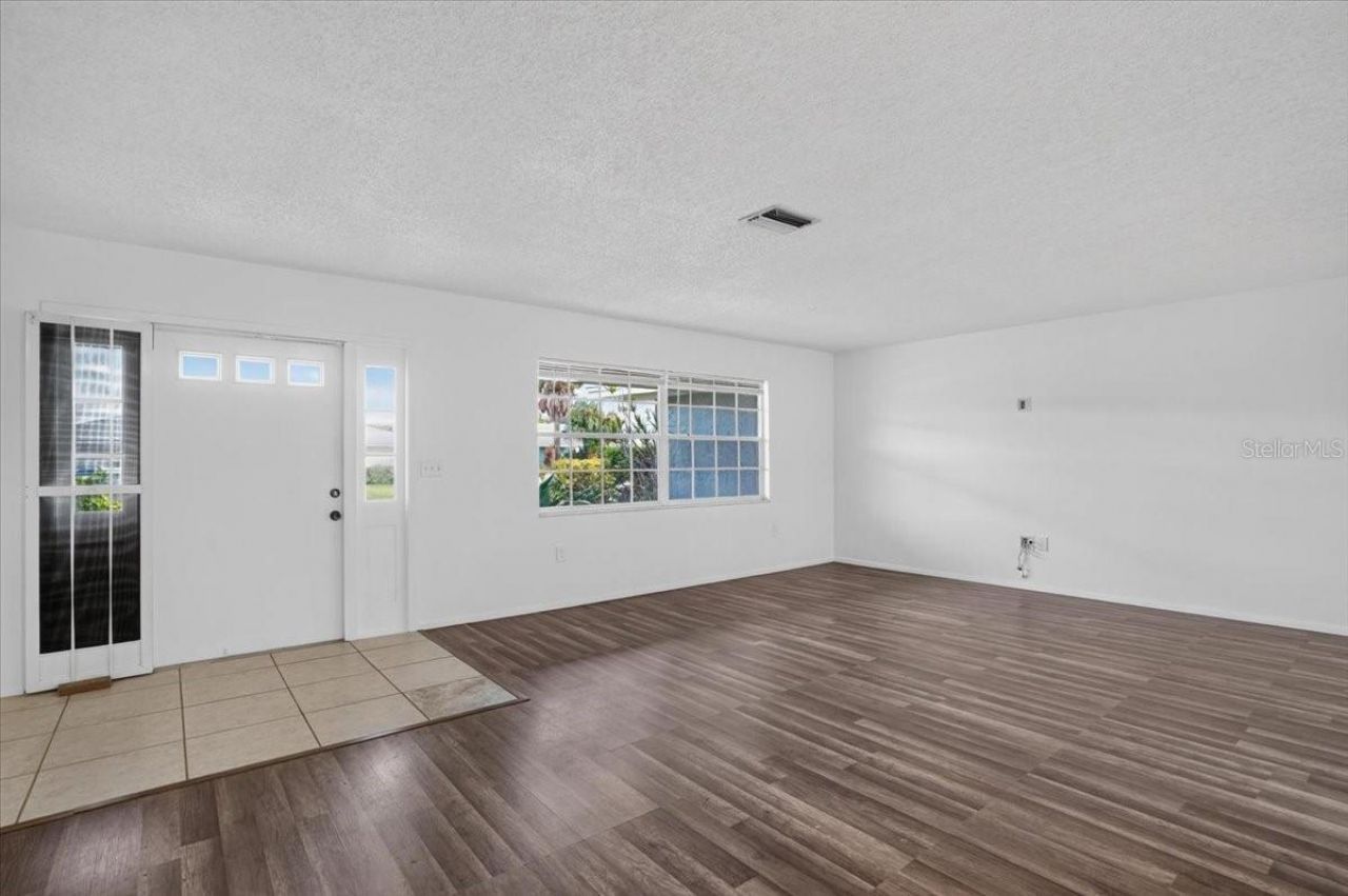 6814 16th Avenue Drive W, Bradenton, FL 34209 Photo