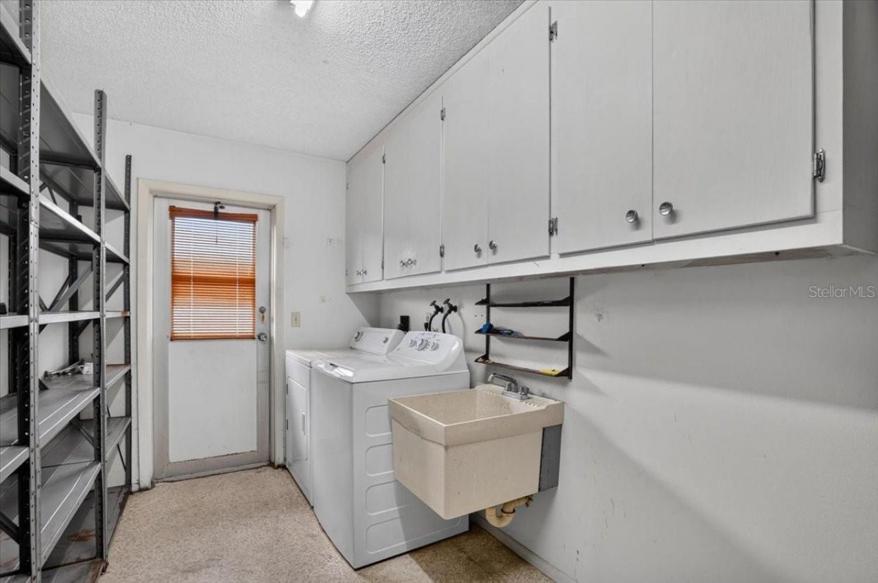 6814 16th Avenue Drive W, Bradenton, FL 34209 Photo