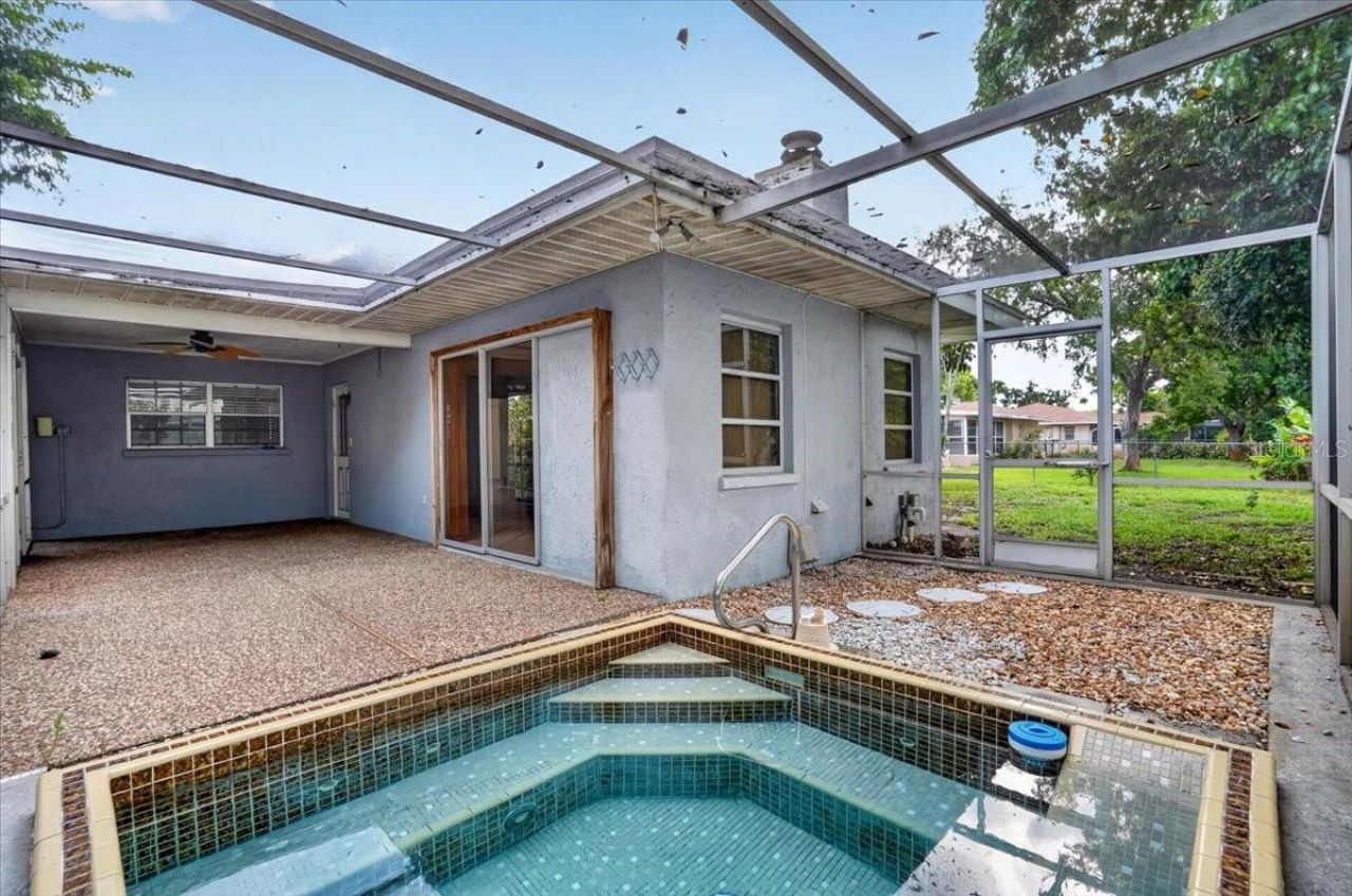 6814 16th Avenue Drive W, Bradenton, FL 34209 Photo