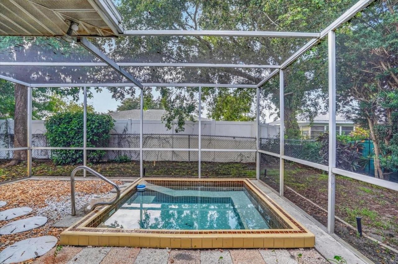 6814 16th Avenue Drive W, Bradenton, FL 34209 Photo