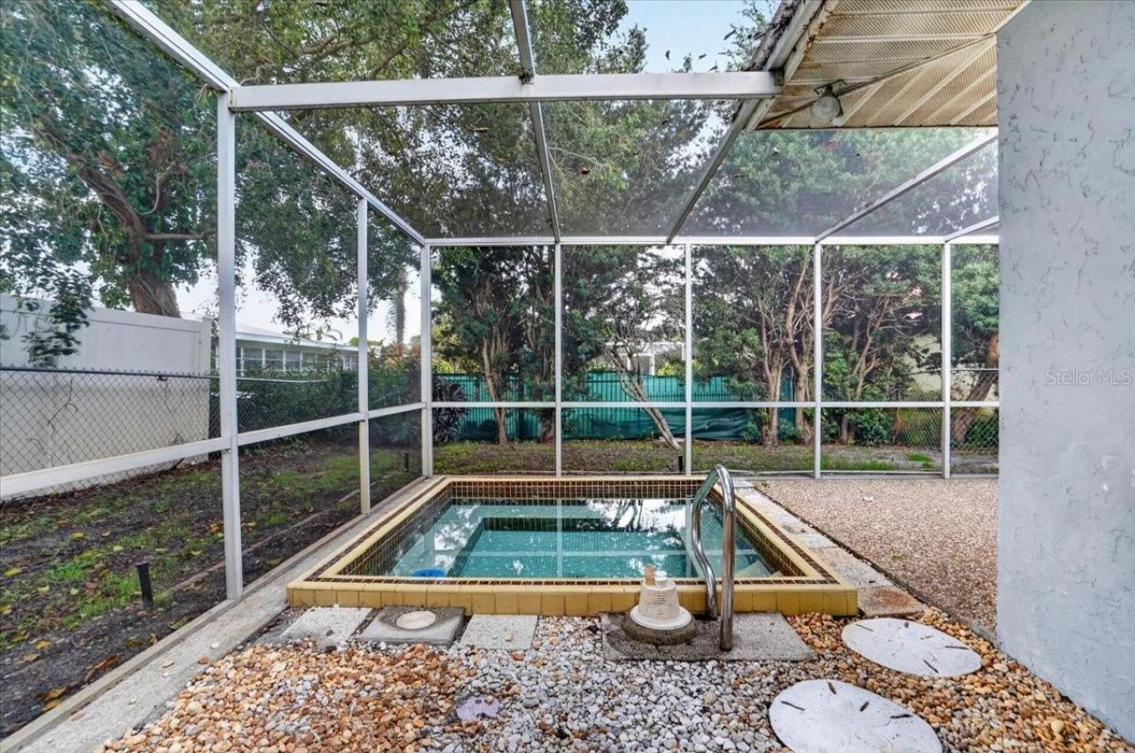 6814 16th Avenue Drive W, Bradenton, FL 34209 Photo