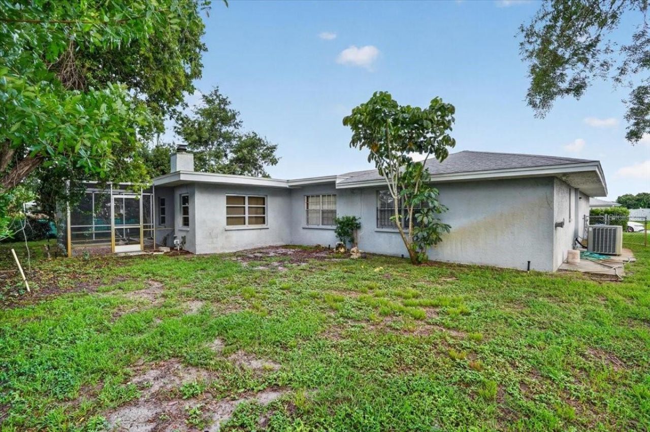 6814 16th Avenue Drive W, Bradenton, FL 34209 Photo