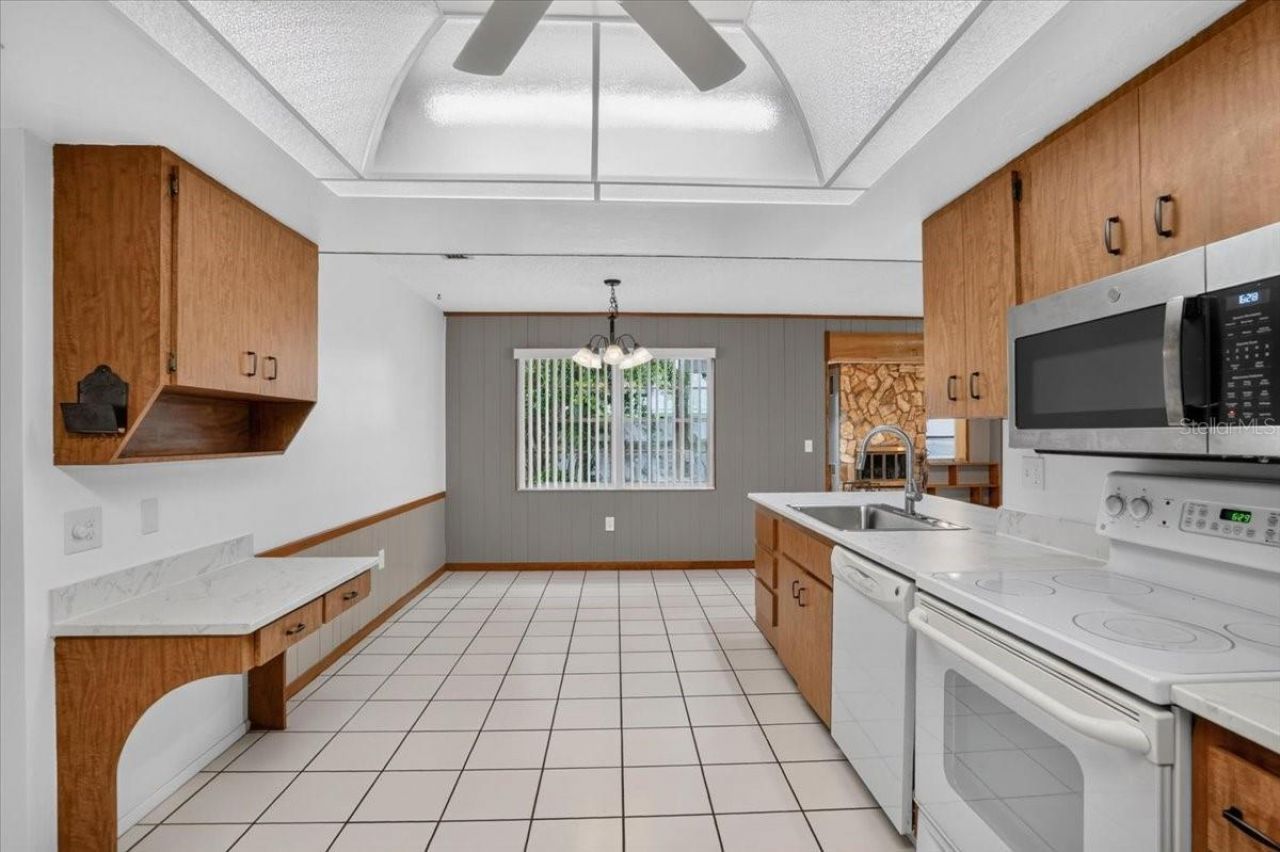6814 16th Avenue Drive W, Bradenton, FL 34209 Photo
