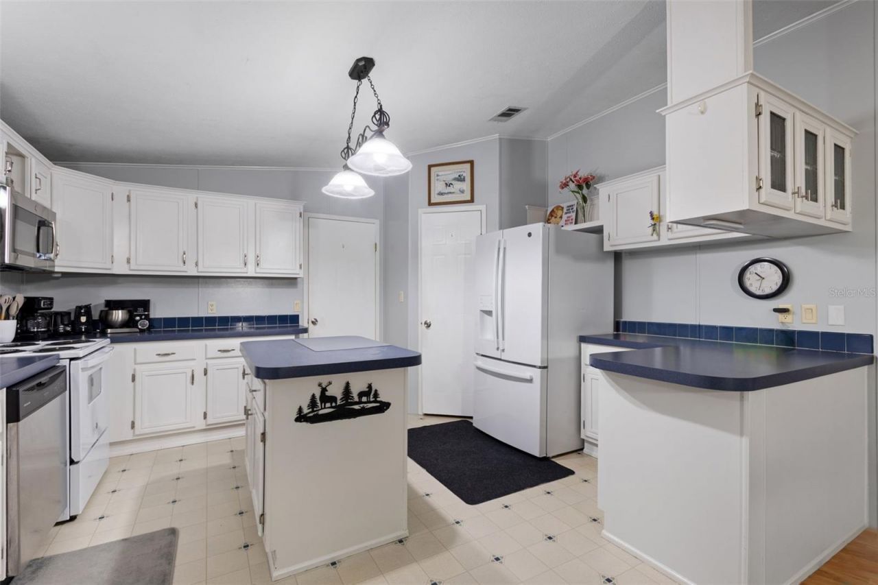4689 NW 26th Street , Bell, FL 32619 Photo