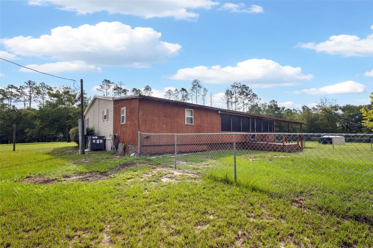 4689 NW 26th Street , Bell, FL 32619 Photo