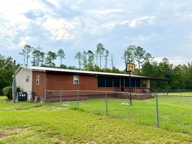 4689 NW 26th Street , Bell, FL 32619 Photo