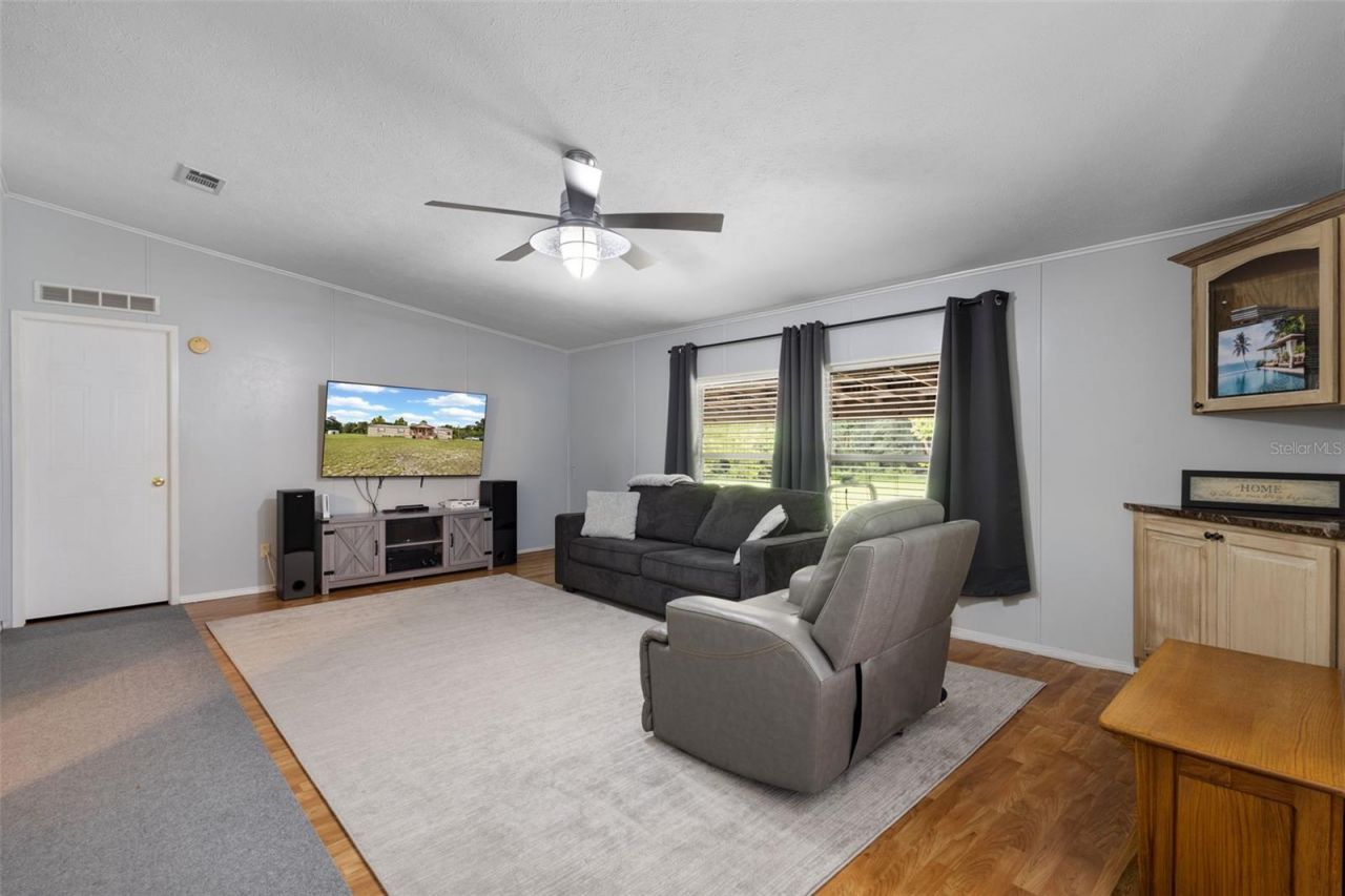 4689 NW 26th Street , Bell, FL 32619 Photo