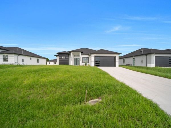 3618 6th ST SW , Lehigh Acres, FL 33976