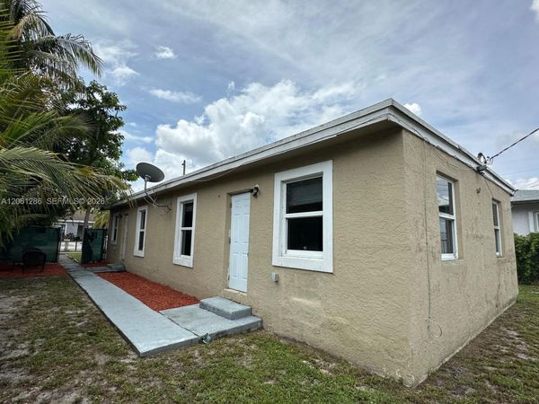 728 SW 6th St, Unit 2, Dania Beach, FL 33004