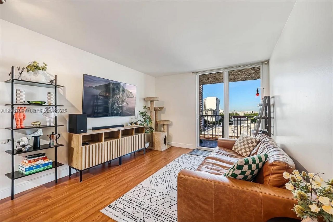 850 N Miami Ave , Unit W-906, Miami, FL 33136 Photo