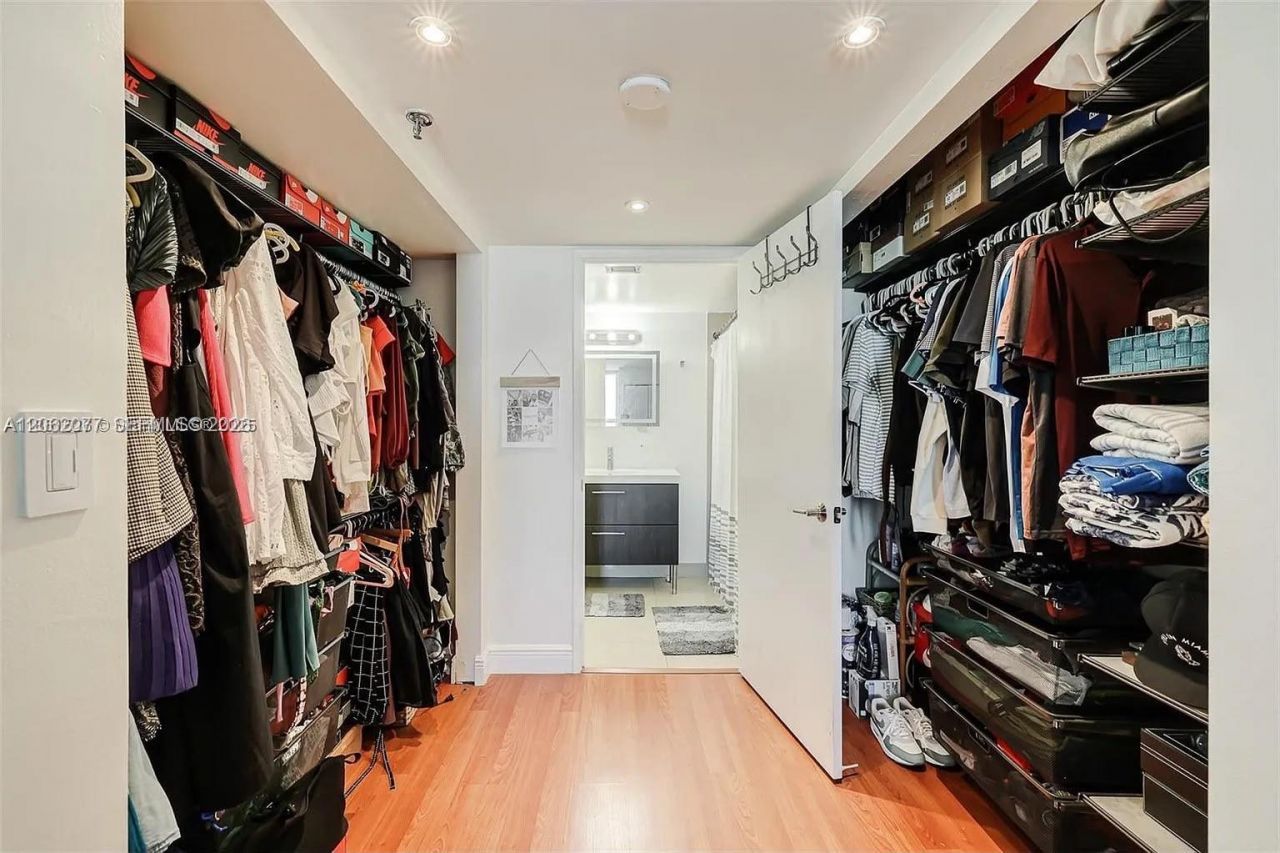 850 N Miami Ave , Unit W-906, Miami, FL 33136 Photo