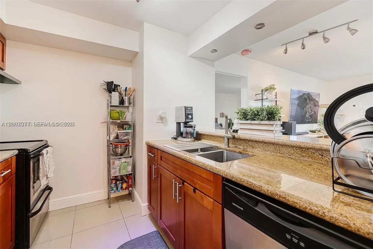 850 N Miami Ave , Unit W-906, Miami, FL 33136 Photo