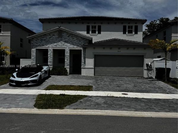 18618 SW 136th Ct , Miami, FL 33177