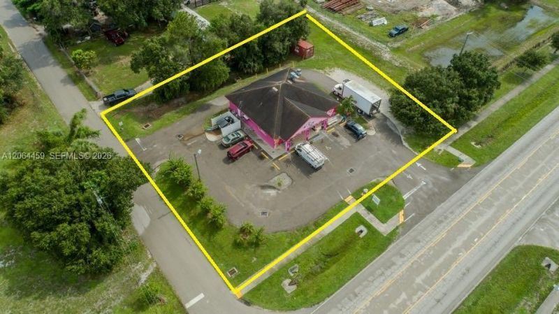 155 W Cowboy Way , La Belle, FL 33935 Photo