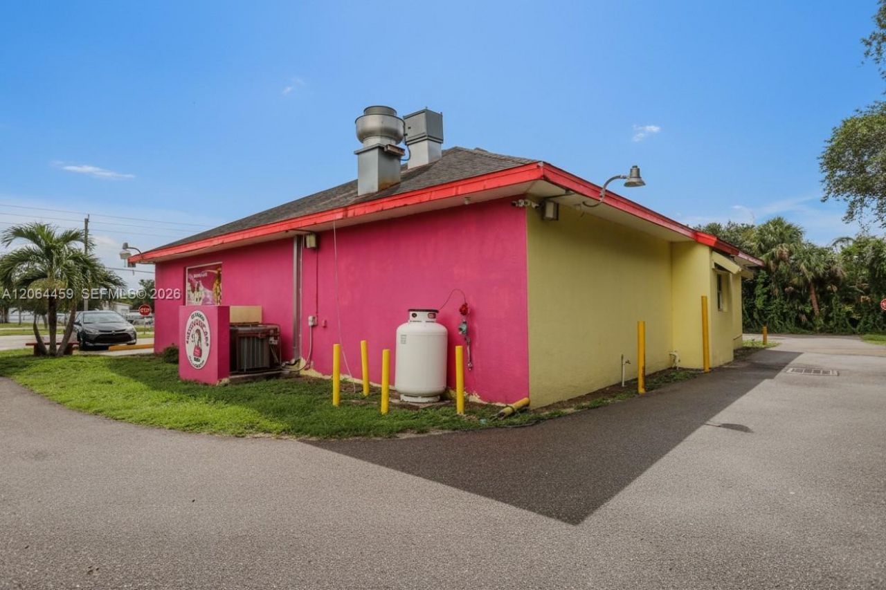 155 W Cowboy Way , La Belle, FL 33935 Photo