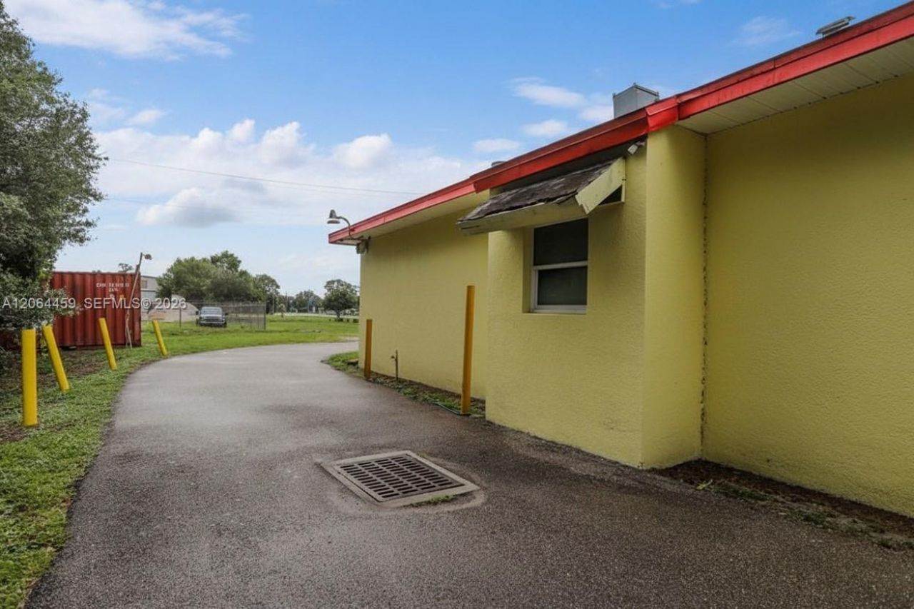 155 W Cowboy Way , La Belle, FL 33935 Photo