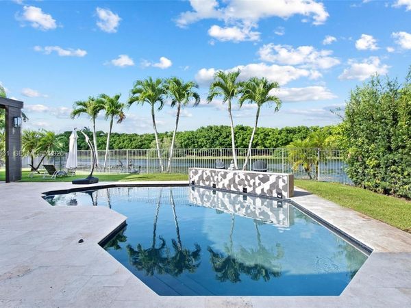 2498 Eagle Run Dr , Unit 2498, Weston, FL 33327