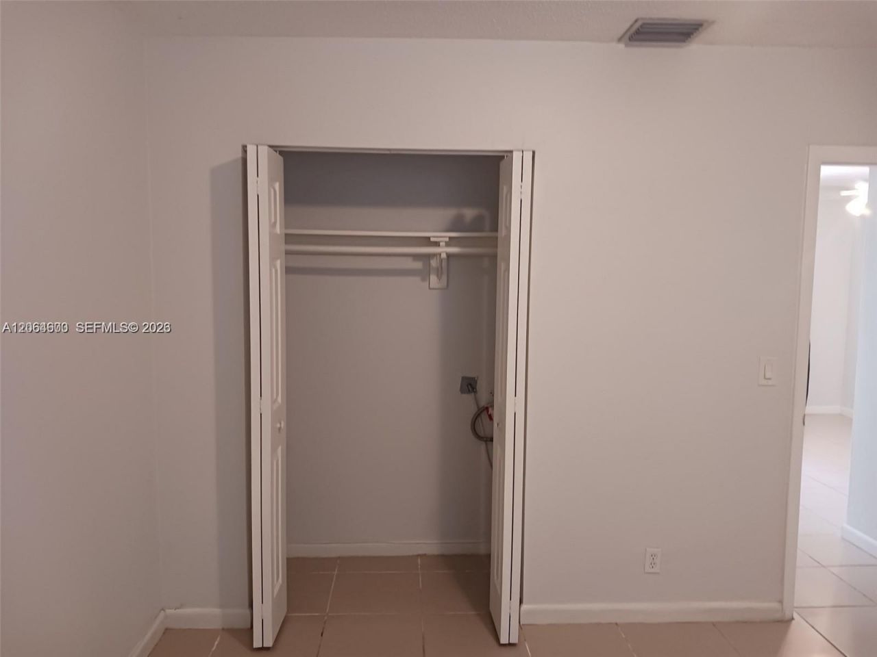 214 SE 8th St, Unit 3, Hallandale Beach, FL 33009 Photo