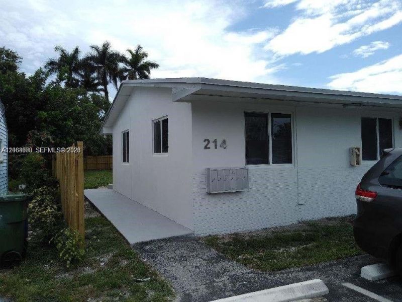 214 SE 8th St, Unit 3, Hallandale Beach, FL 33009 Photo