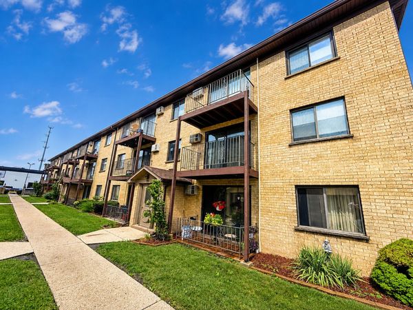 7214 W Wrightwood Avenue , Unit 2N, Elmwood Park, IL 60707