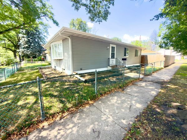 243 Winifred Street E, Saint Paul, MN 55107