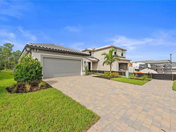 2121 Seville LN, NAPLES, FL 34120