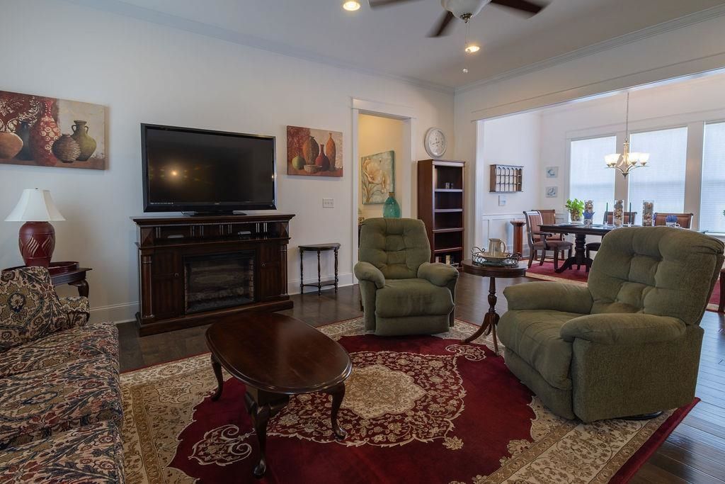 811 Johnson Ave. Photo 17