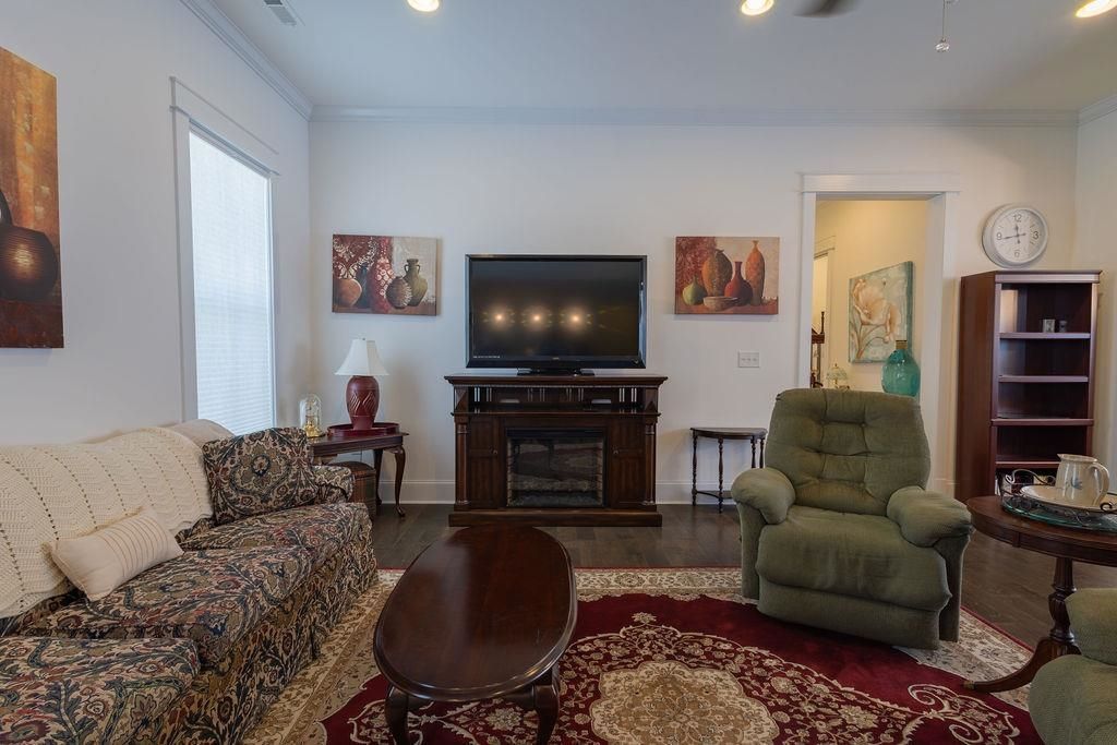 811 Johnson Ave. Photo 18