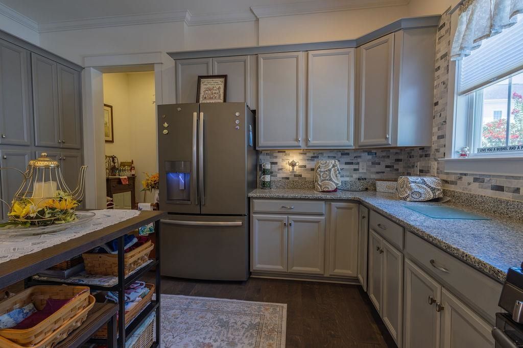 811 Johnson Ave. Photo 24