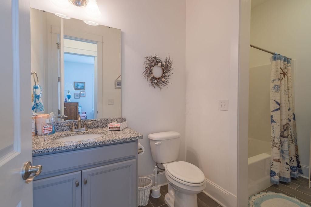 811 Johnson Ave. Photo 40