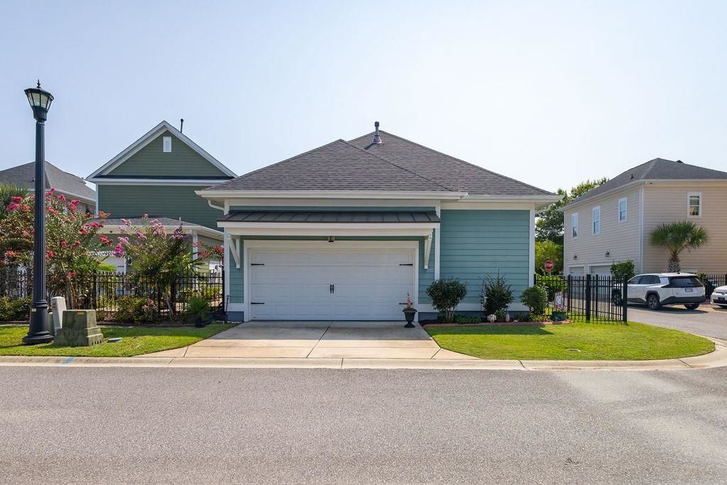 811 Johnson Ave. Photo 5