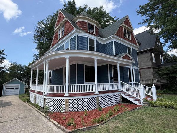 21 N Atwood Avenue, Janesville, WI 53548
