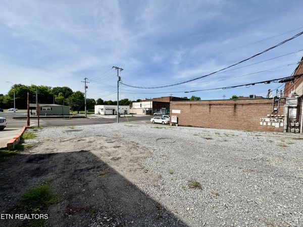 220 E Madison Ave, Athens, TN 37303