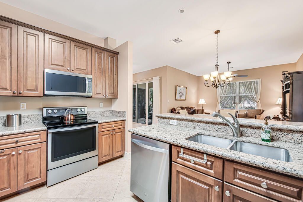 9786 Midship Way, Unit 203, Royal Palm Beach, FL 33411 Photo