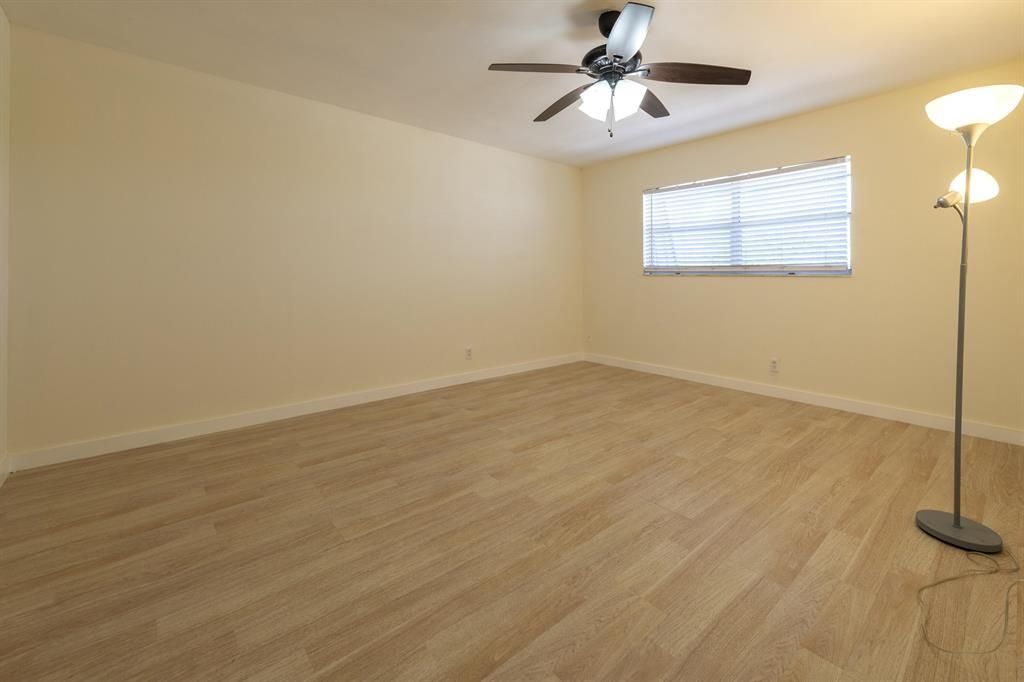 6061 N Falls Cir Drive, Unit 402, Lauderhill, FL 33319 Photo