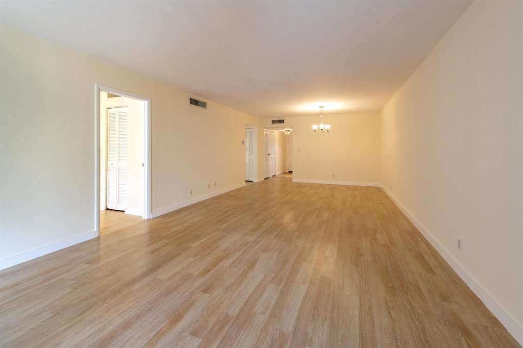 6061 N Falls Cir Drive, Unit 402, Lauderhill, FL 33319 Photo